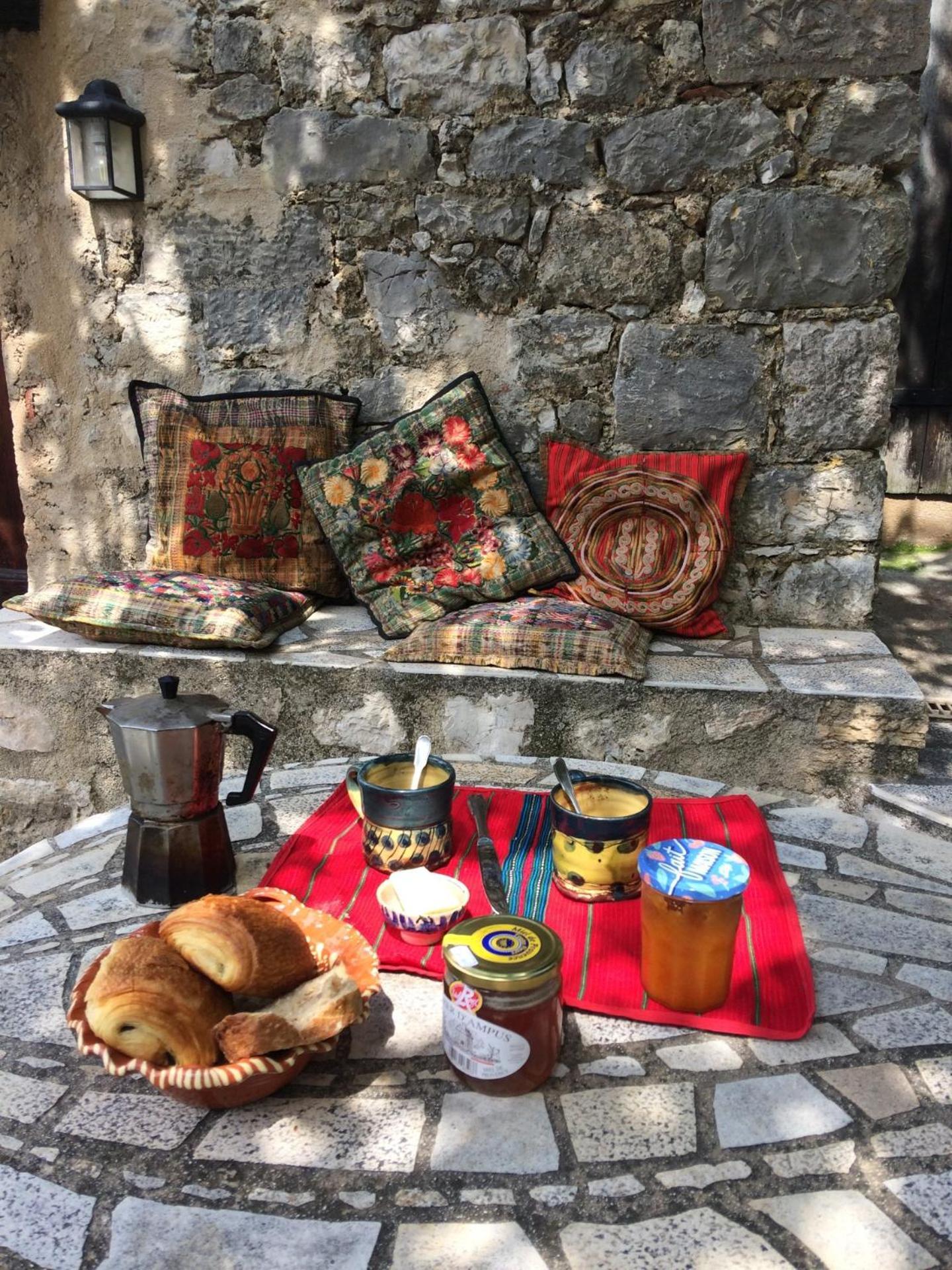 La Sangliere Bed & Breakfast Ampus Exterior photo